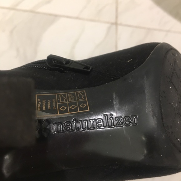 Naturalizer black suede bootie - Size 7 - Picture 5 of 5